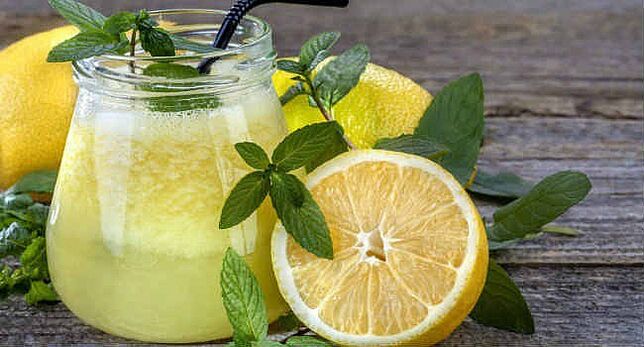 water with lemon on diet